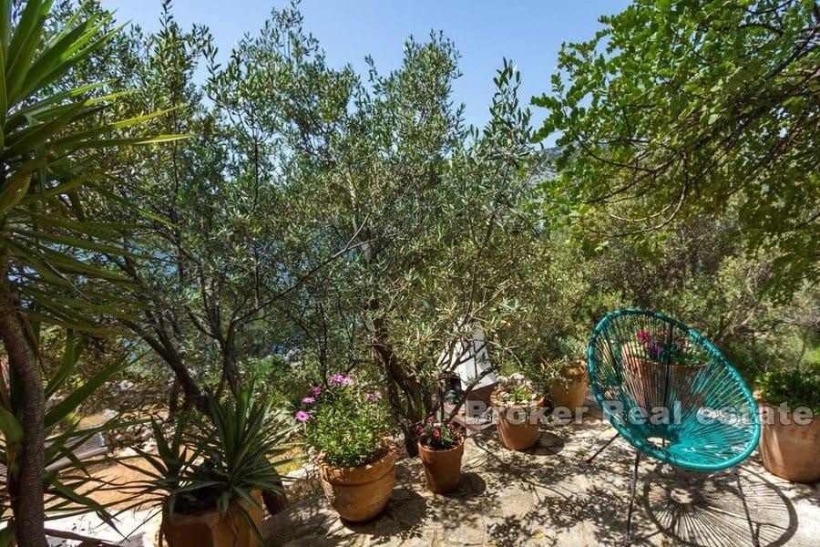 Maison au premier rang de la mer