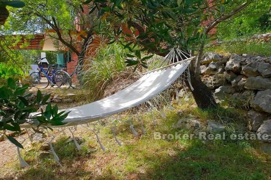 Maison au premier rang de la mer