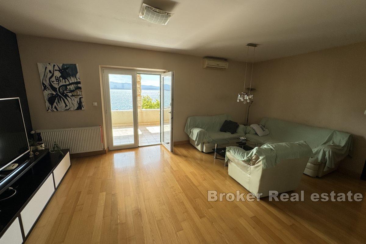 Hus första raden till havet