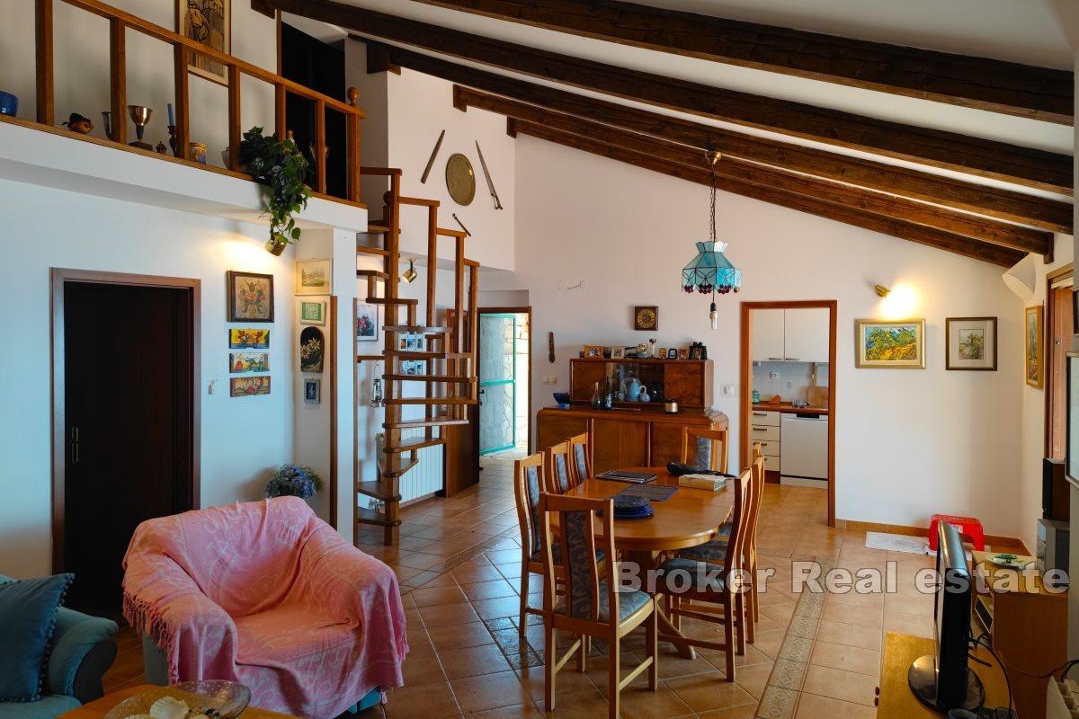 Kuća u prirodi s panoramskim pogledom na more