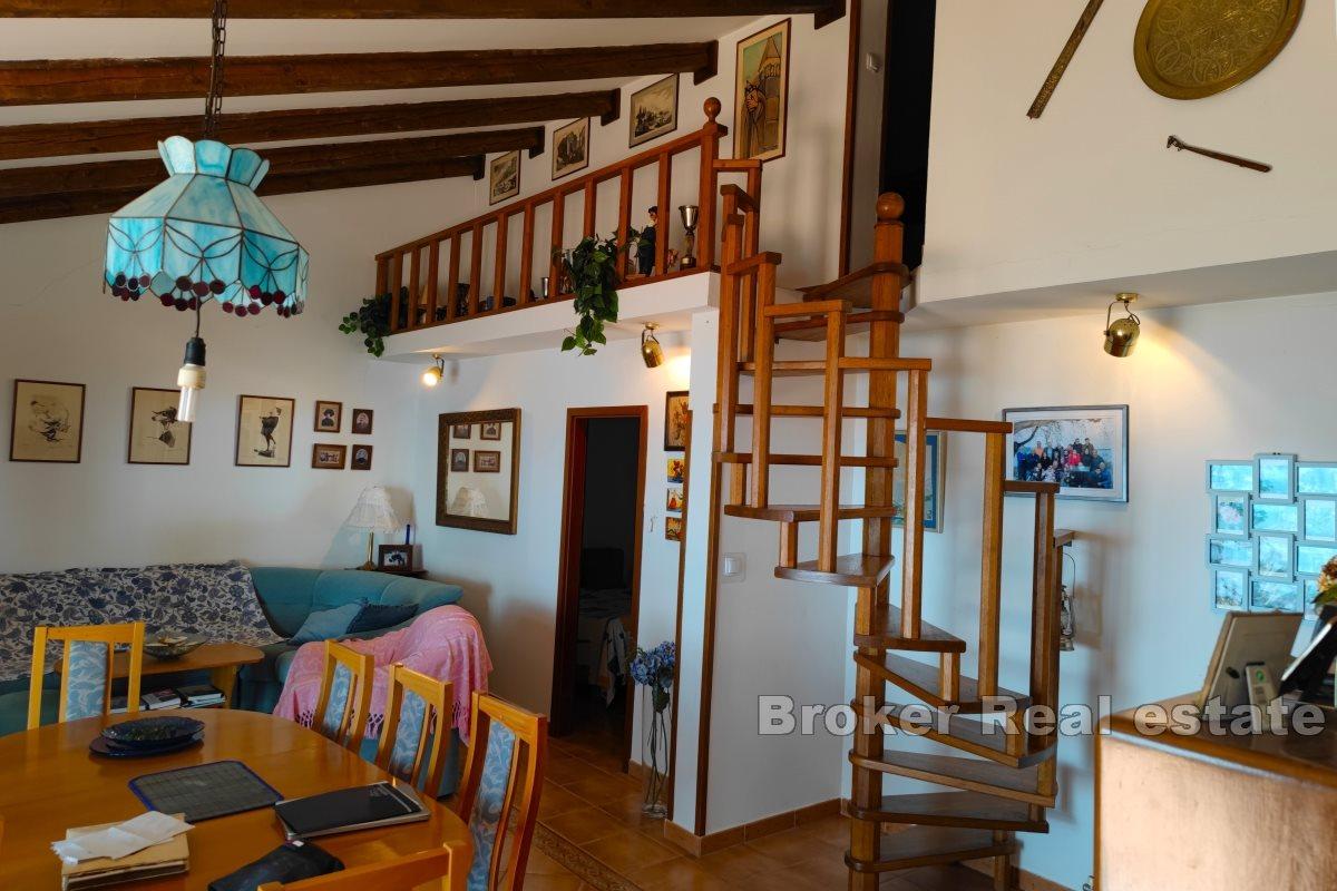 Kuća u prirodi s panoramskim pogledom na more