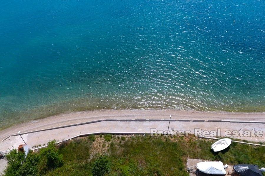 Građevinsko zemljište prvi red do mora