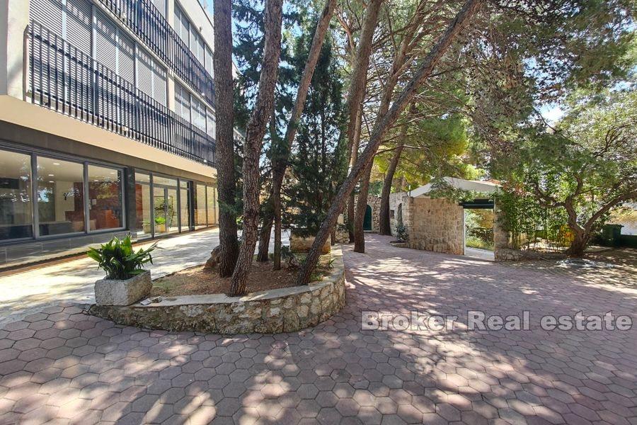 A large estate with houses for vacation and tourism