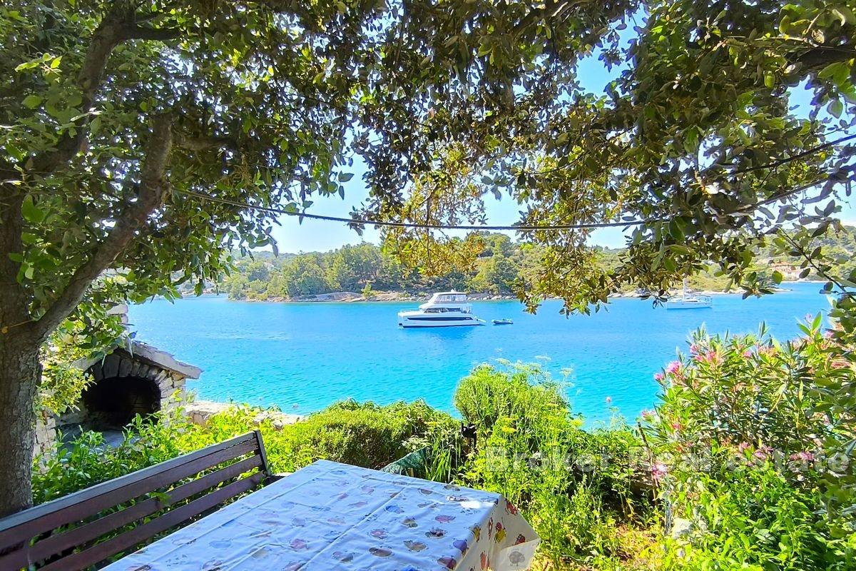 001-2021-380-island-solta-house-first-row-to-the-sea-for-sale