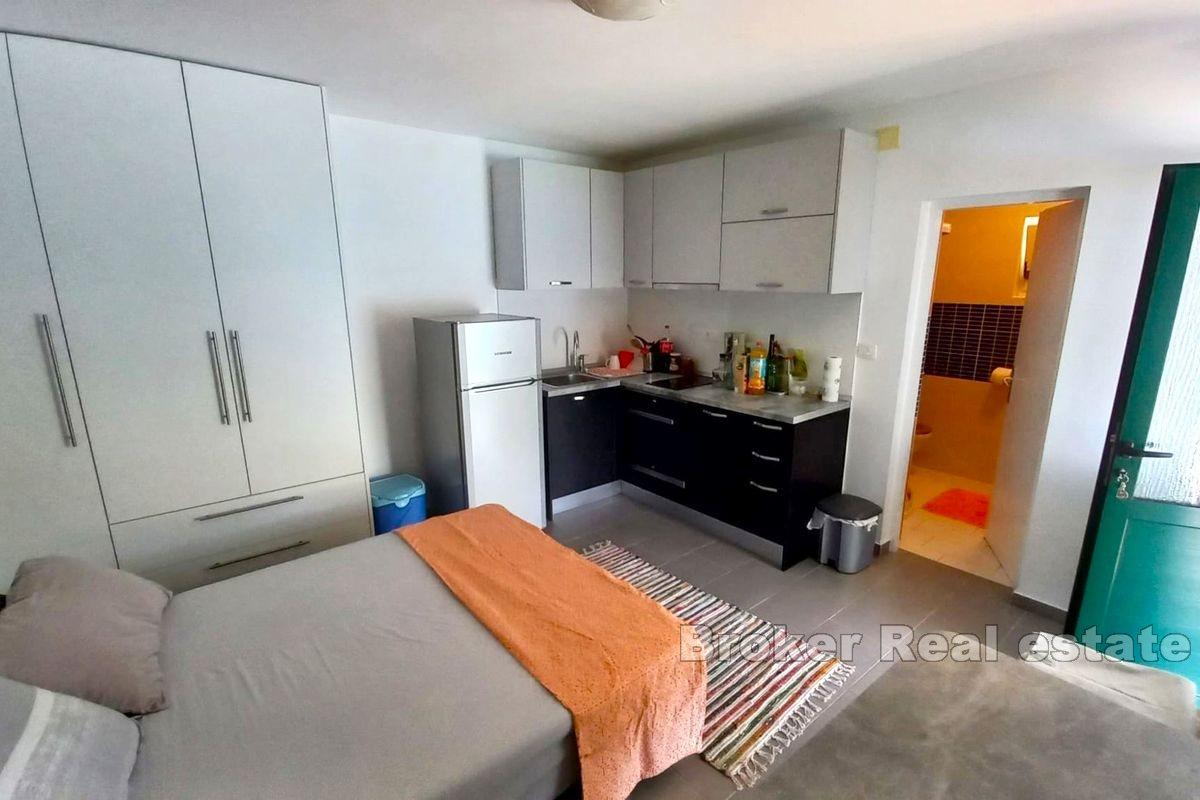 House first row to the sea