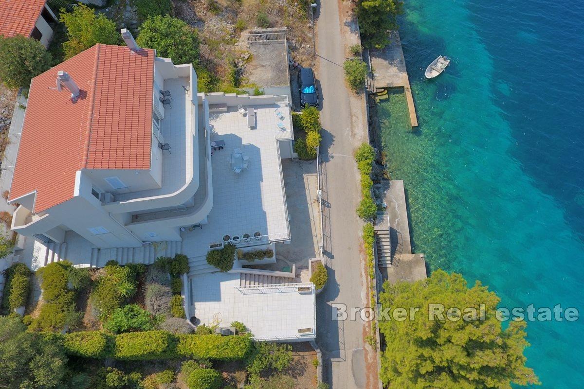 House first row to the sea
