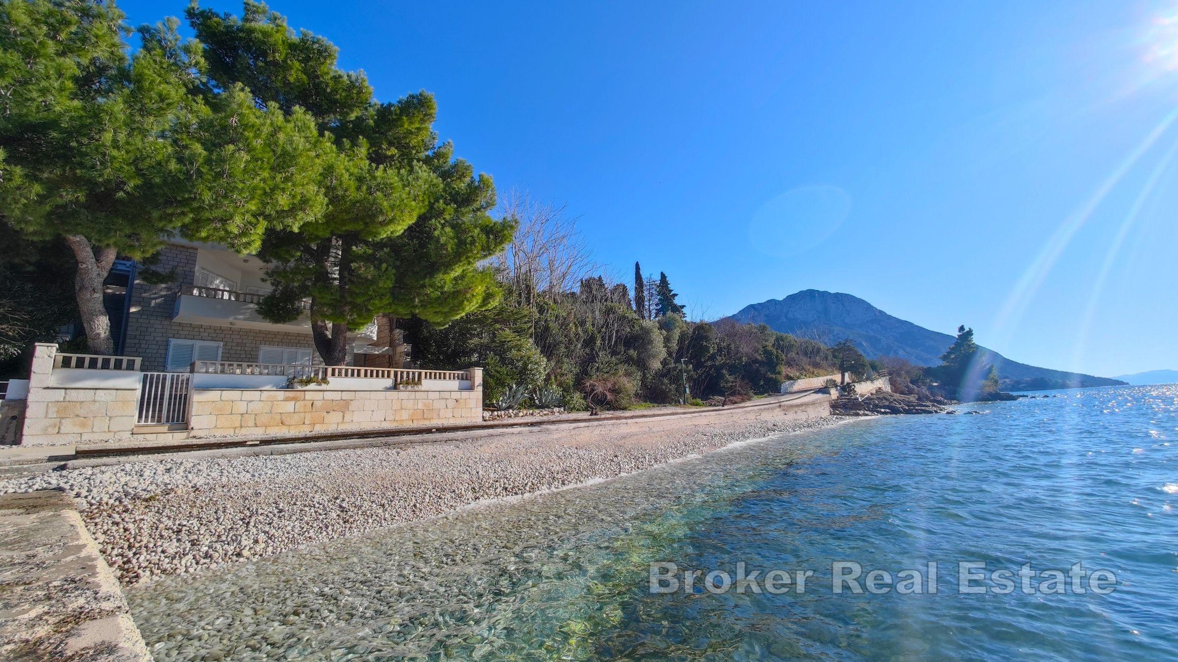 Дом в первом ряду от моря