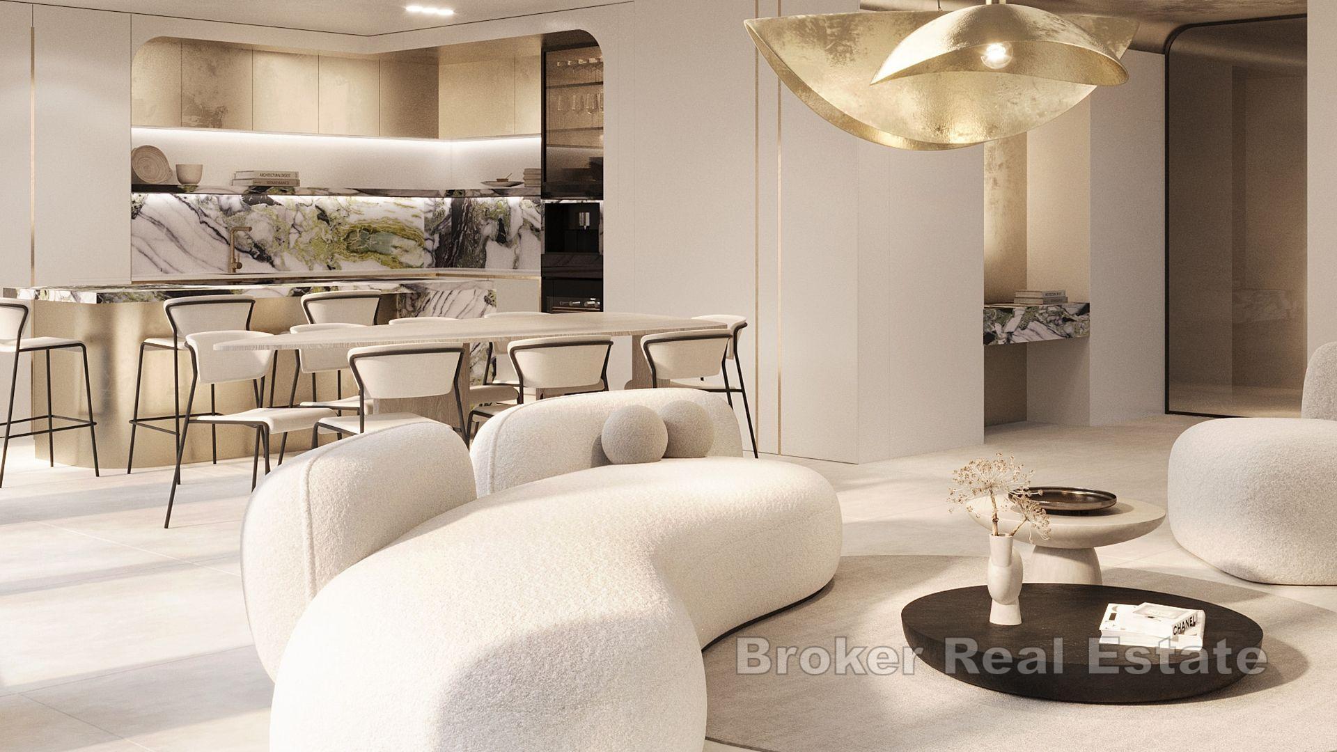 Villa neuve, première rangée de la mer