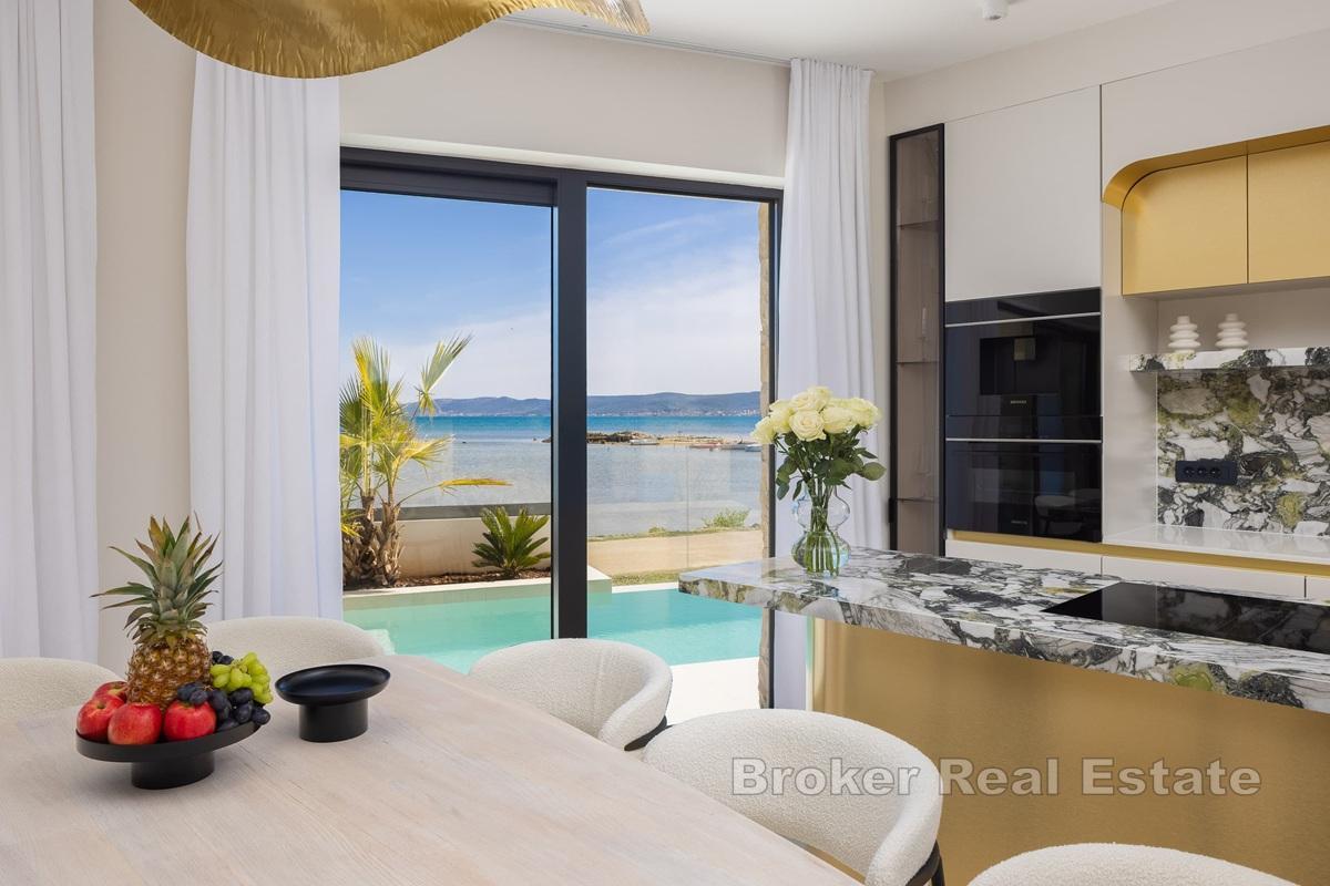 Villa ved stranden, første rad til sjøen