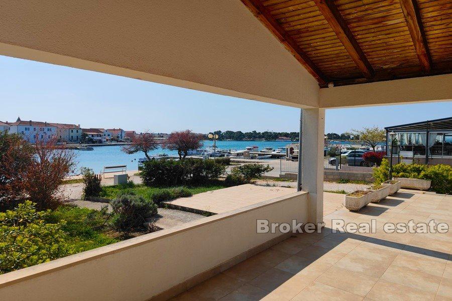 Zadar Apartmenthaus erste Reihe zum Meer