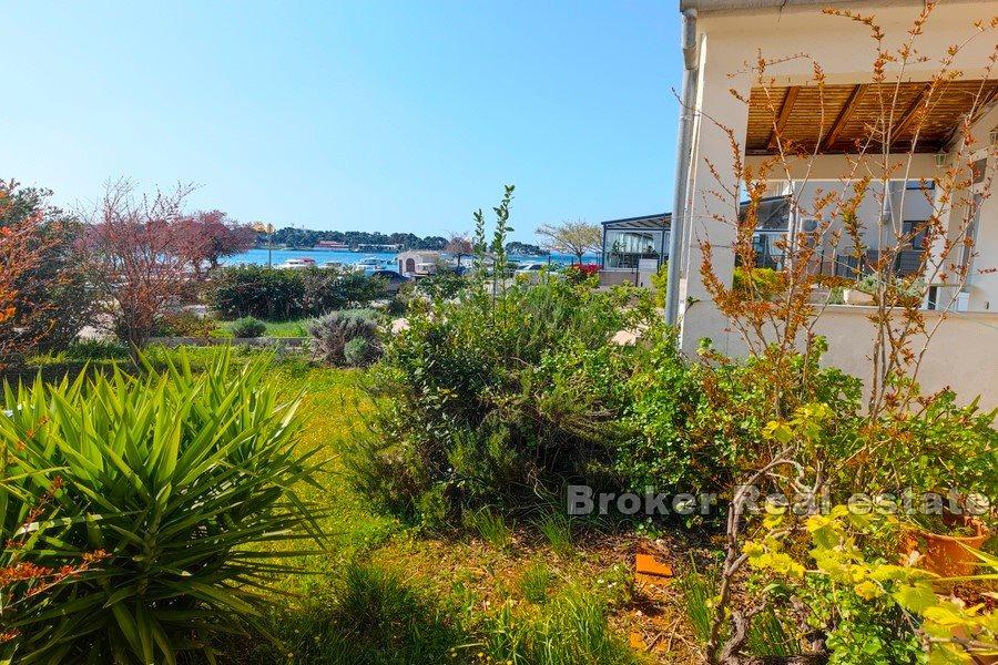 Zadar leilighetshus første rad til sjøen