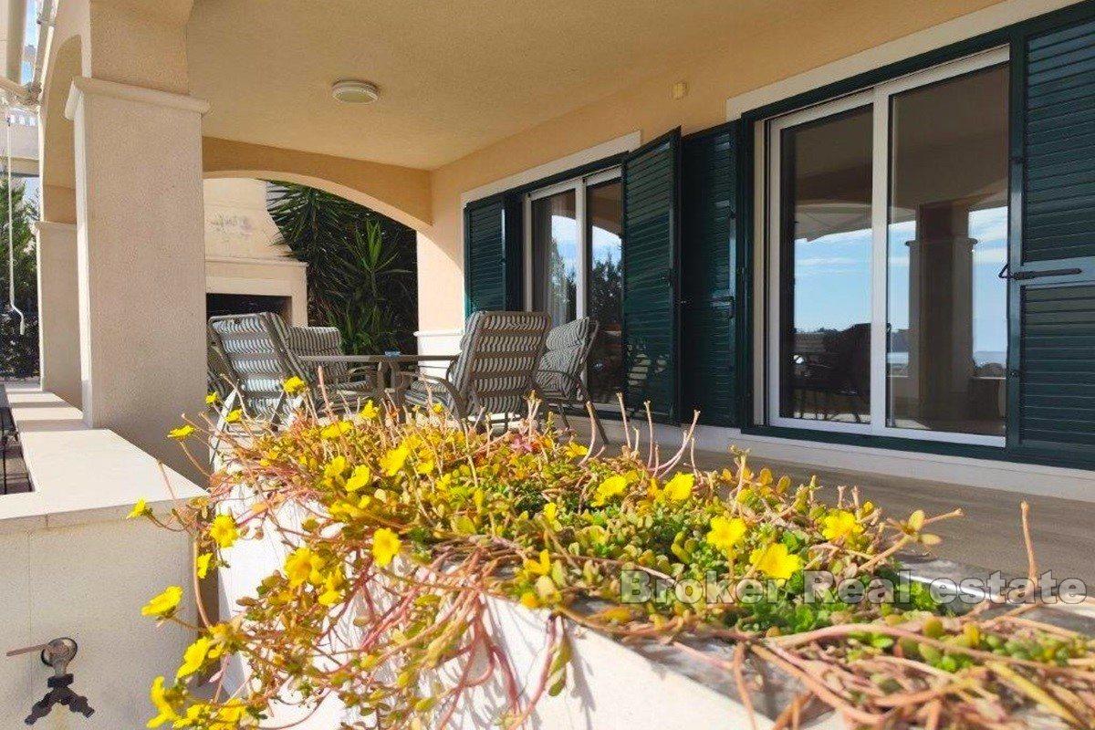 Villa in erster Reihe zum Meer