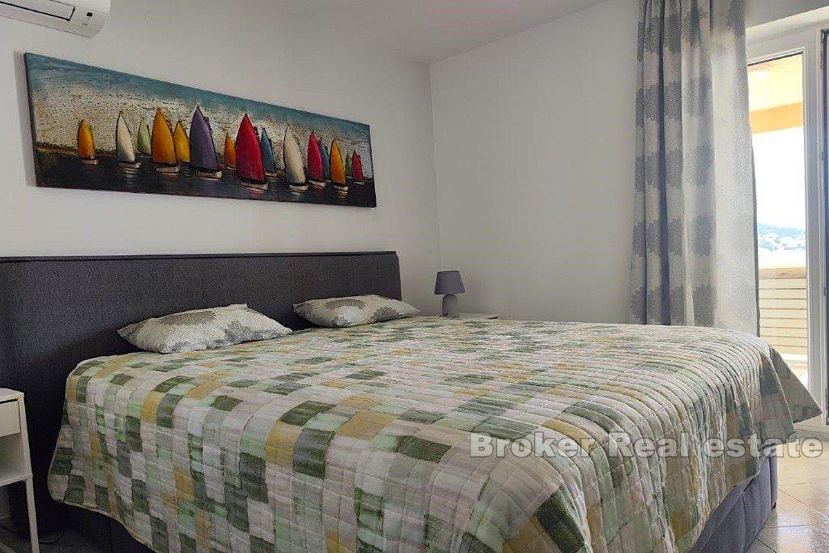 Вилла в первом ряду от моря