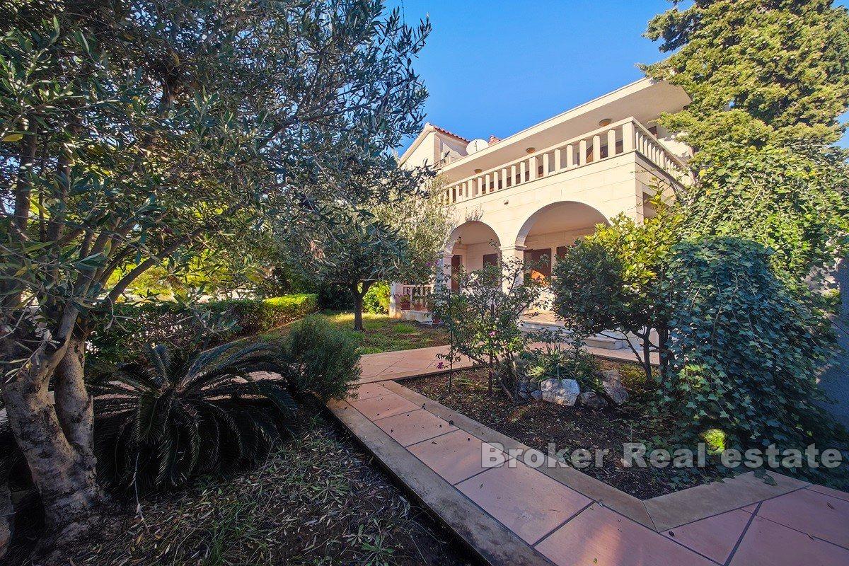 Villa ved stranden, første rad til sjøen