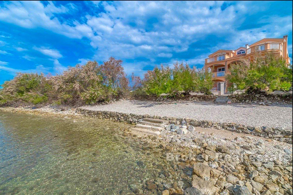 001-2021-402-zadar-house-with-several-apartments-first-row-to-the-sea-for-sale