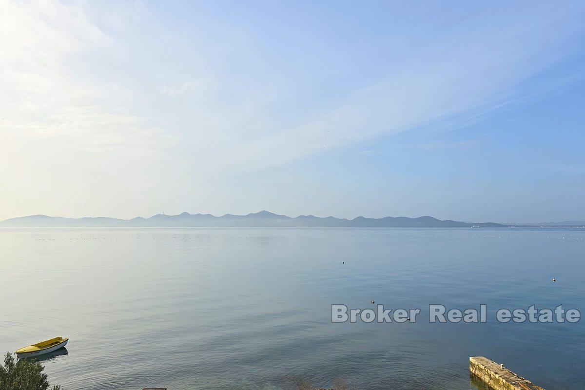 Dom w pierwszym rzędzie do morza