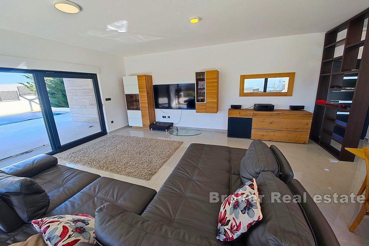 Nowa willa z widokiem na morze