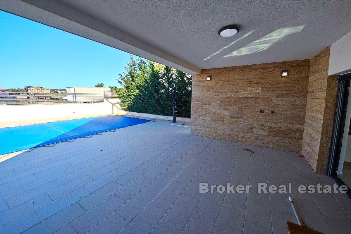 Nowa willa z widokiem na morze