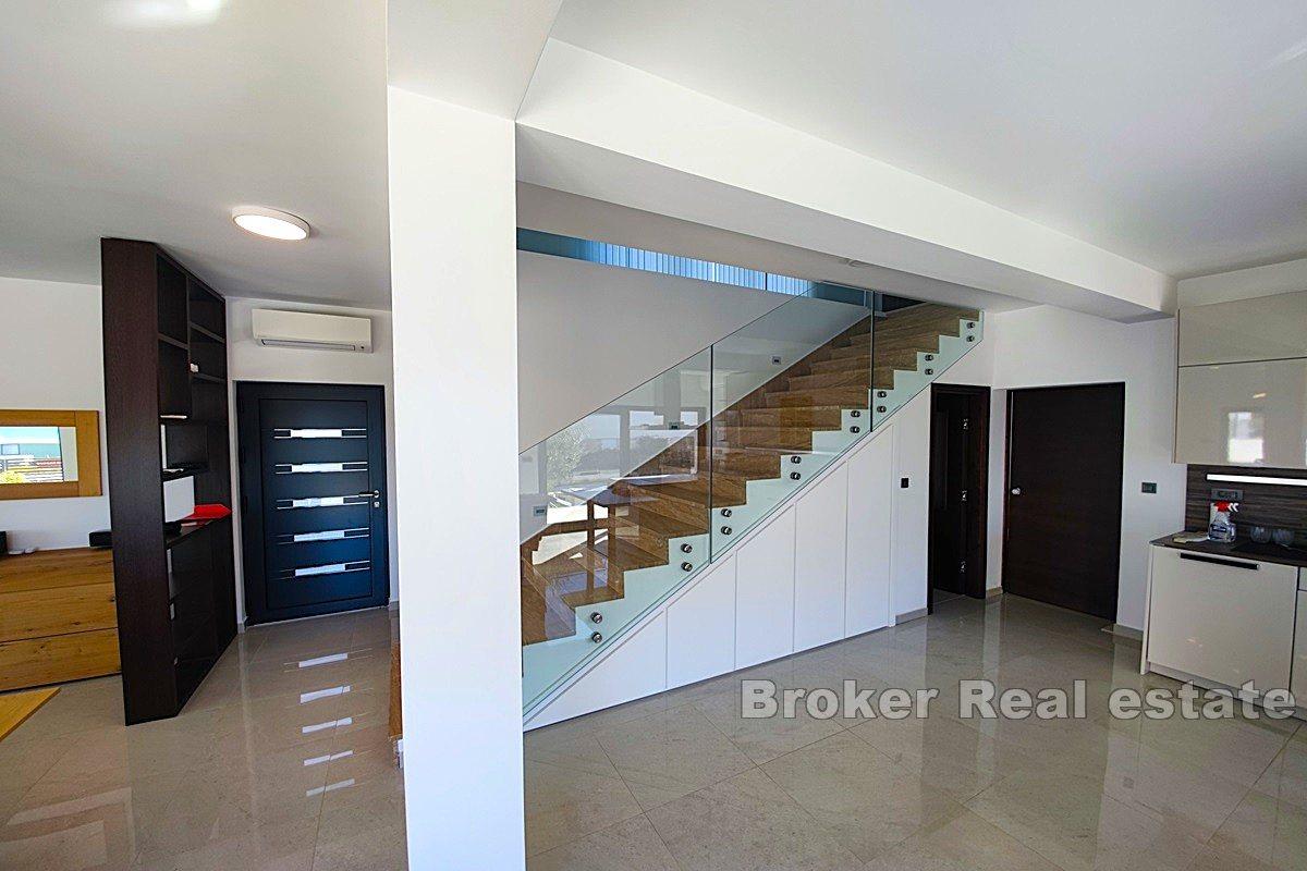 New villa with sea view