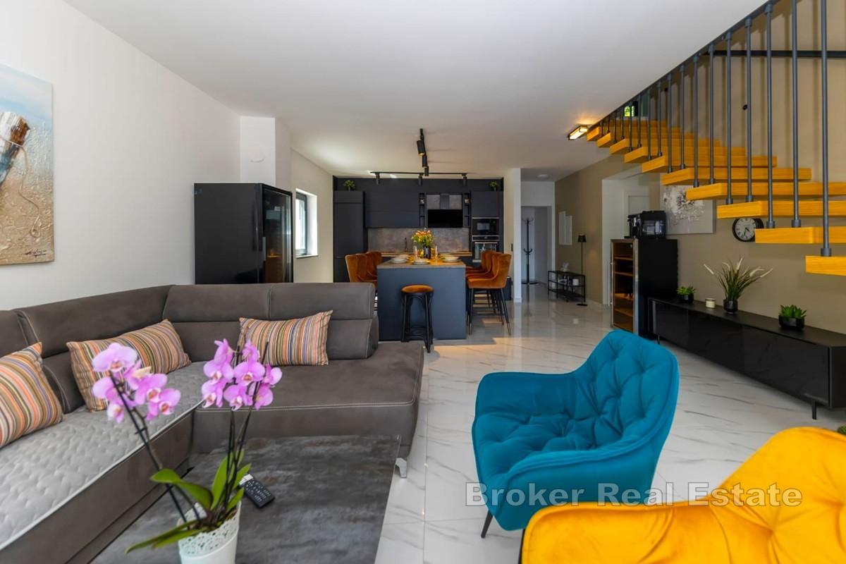 Villa første rad mot sjøen