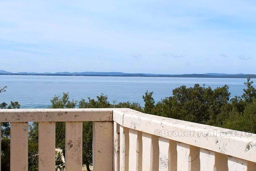 Nybyggd villa, till salu