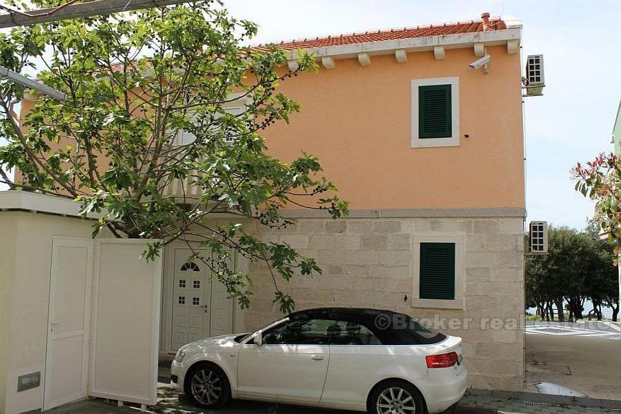 Nybyggd villa, till salu