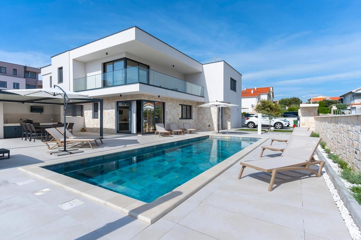 Moderna nuova villa