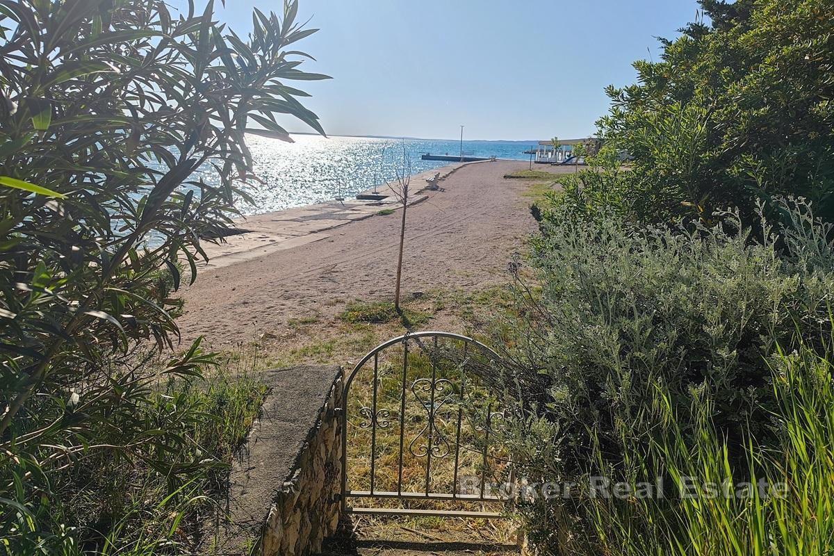 Grundstück in erster Reihe zum Meer