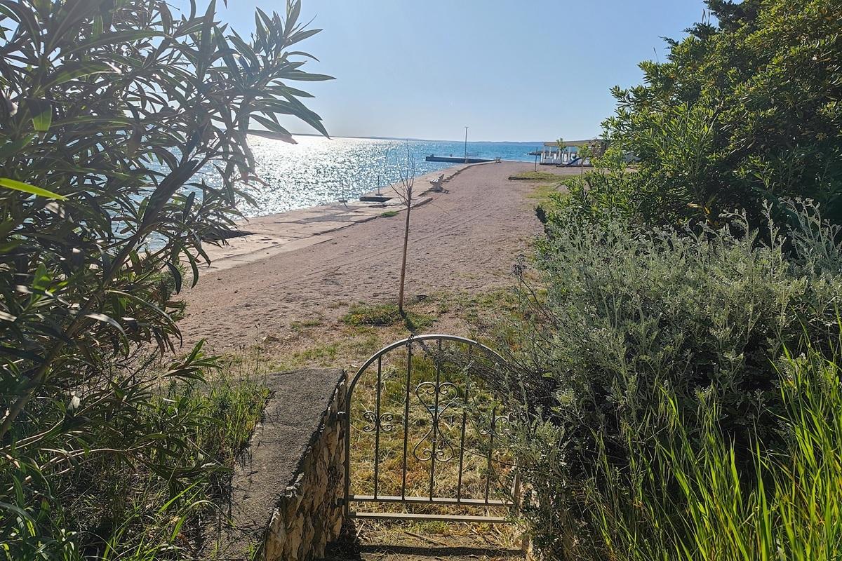 Grundstück in erster Reihe zum Meer