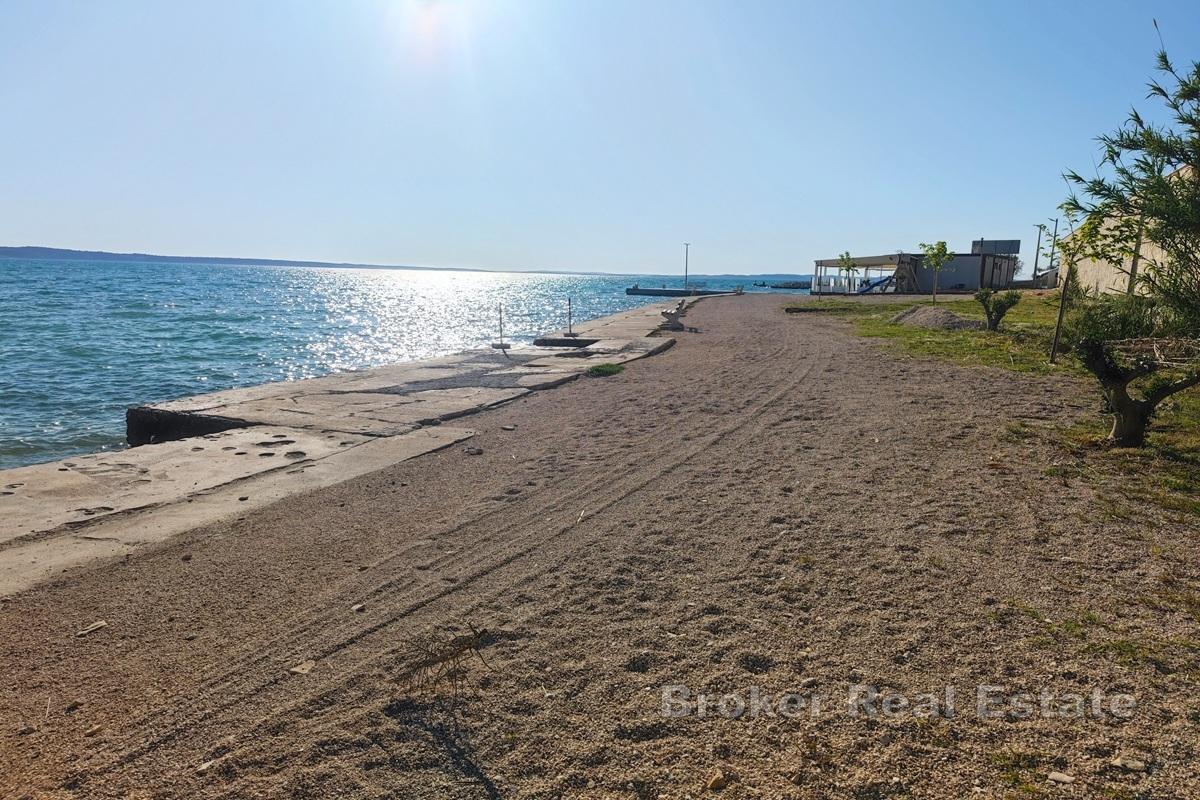 Grundstück in erster Reihe zum Meer