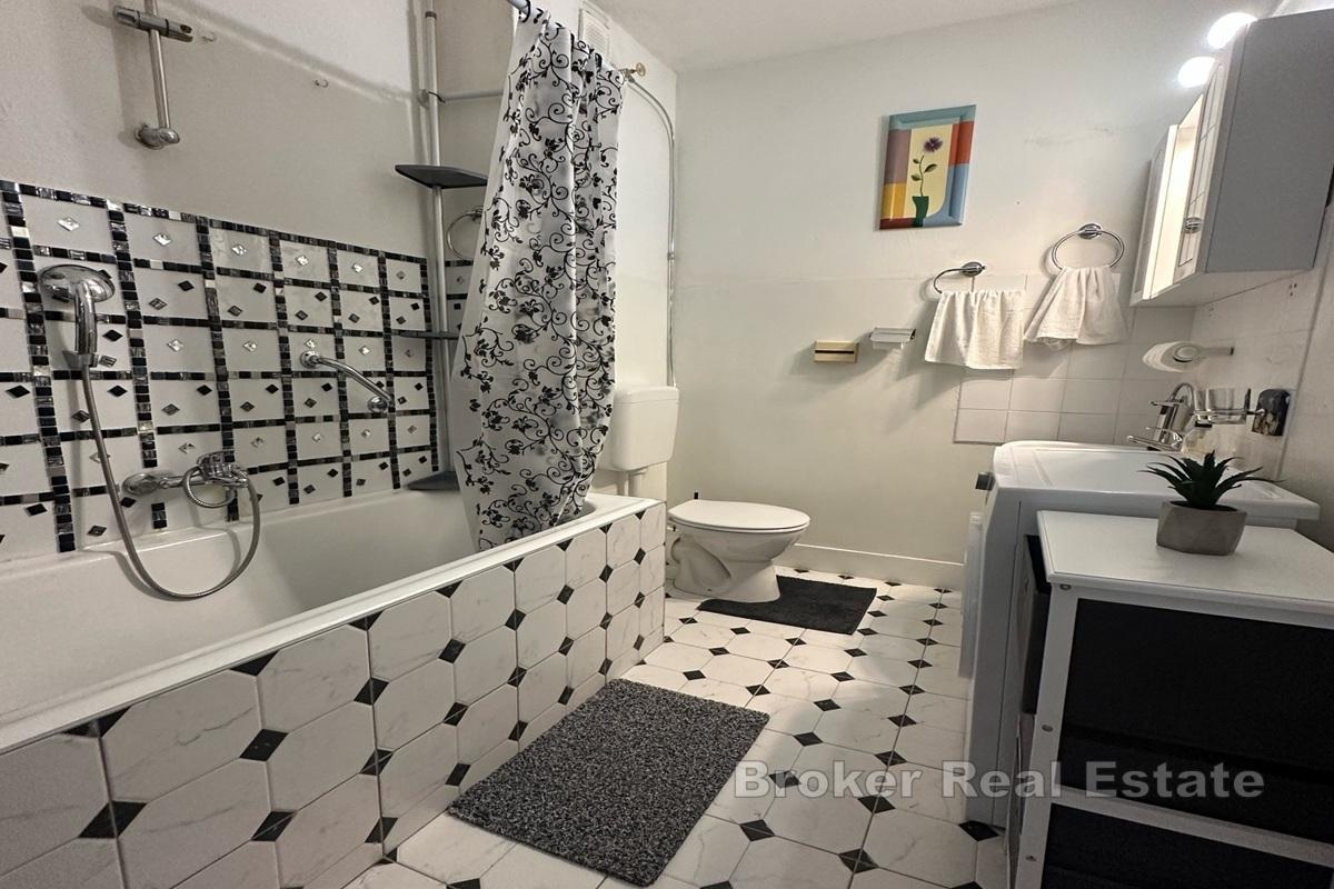 Appartement de 72m2 avec deux chambres à coucher, très bien situé