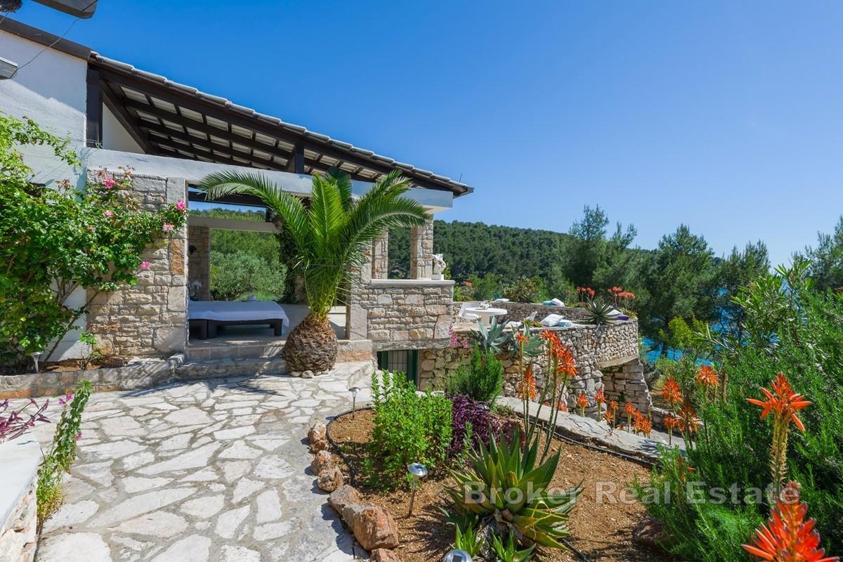 En attraktiv fastighet med unikt läge vid havet