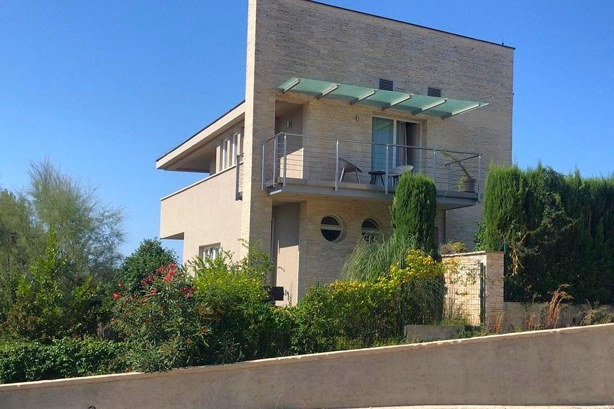 001-2021-416-zadar-attractive-villa-near-the-sea-for-sale