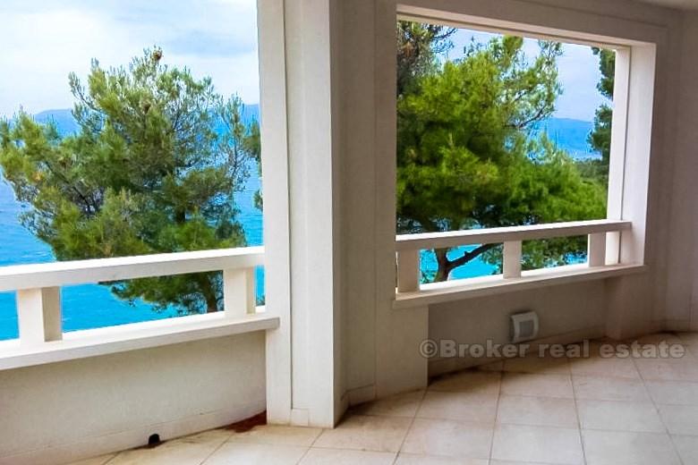 Nybyggd villa, till salu