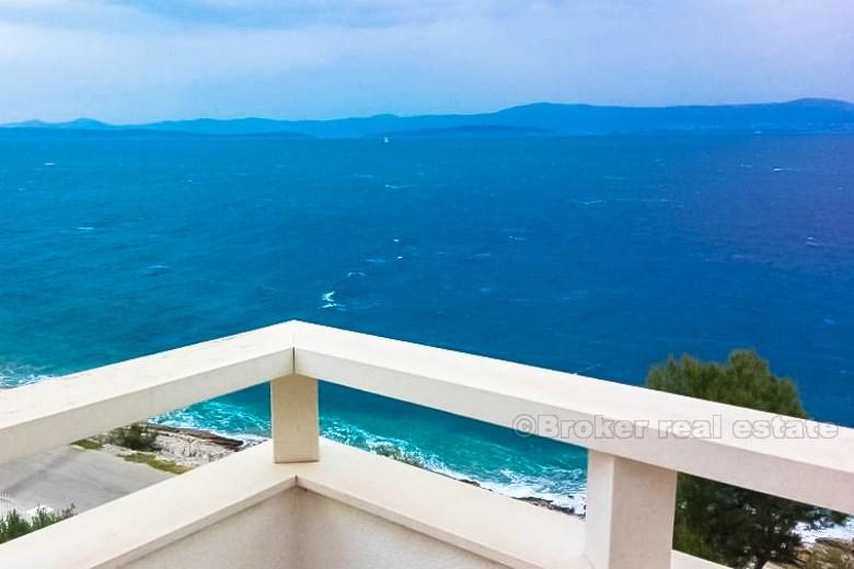 Nybyggd villa, till salu