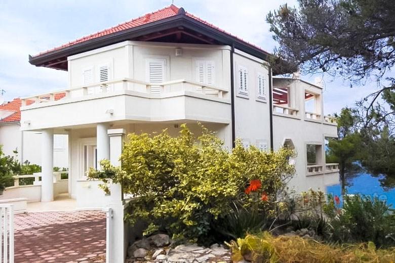 Nowo wybudowana willa, na sprzedaż