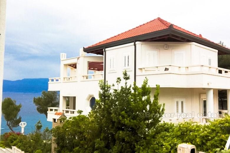 Nybyggd villa, till salu