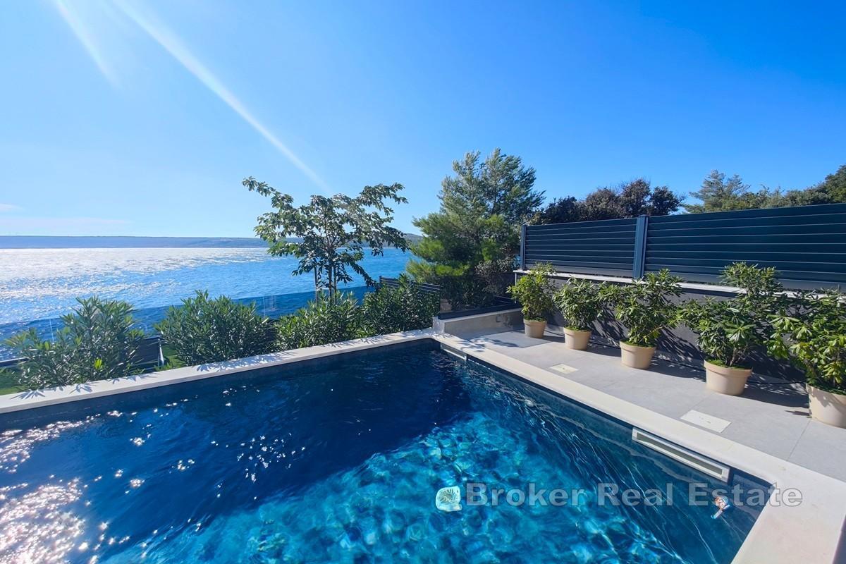 Villa in prima fila al mare