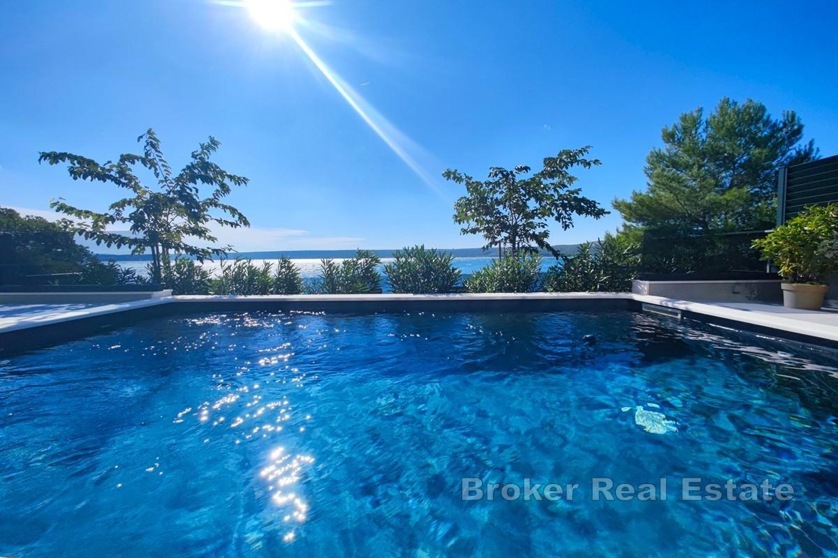 Villa første rad mot havet