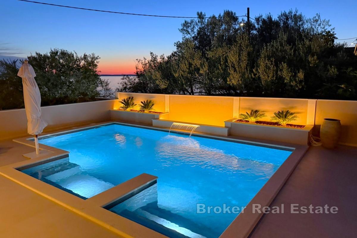 Villa första raden mot havet