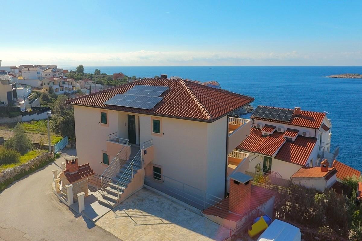 001-2021-425-rogoznica-apartment-house-with-swimming-pool-for-sale