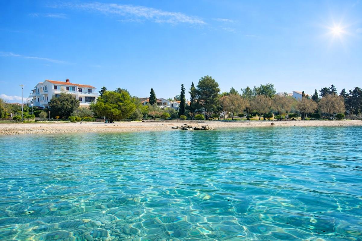 001-2021-426-near-zadar-apartment-house-first-row-to-the-sea-for-sale