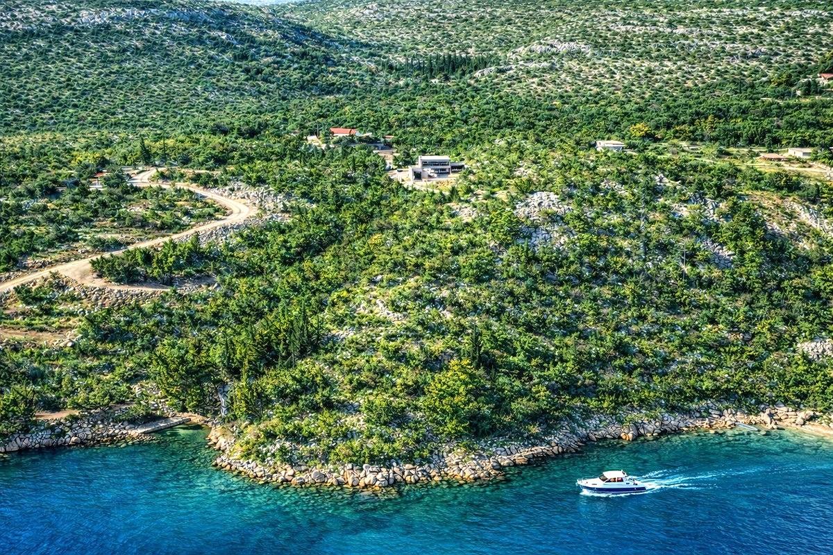 Villa moderne avec vue panoramique sur la mer