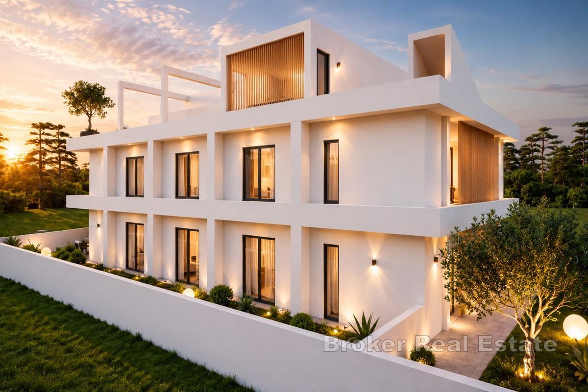 Luxusní apartmán v první řadě u moře s bazénem a zahradou