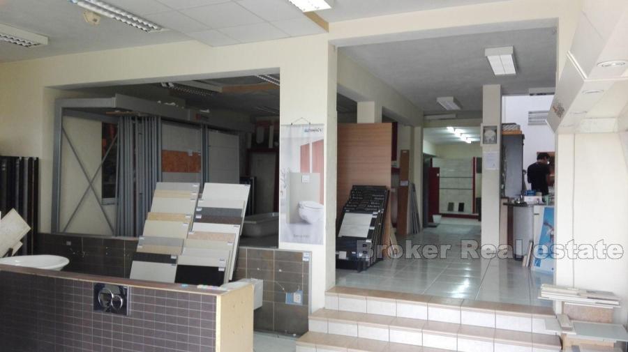 Poslovni objekt 490m2, na zemljištu od 600m2
