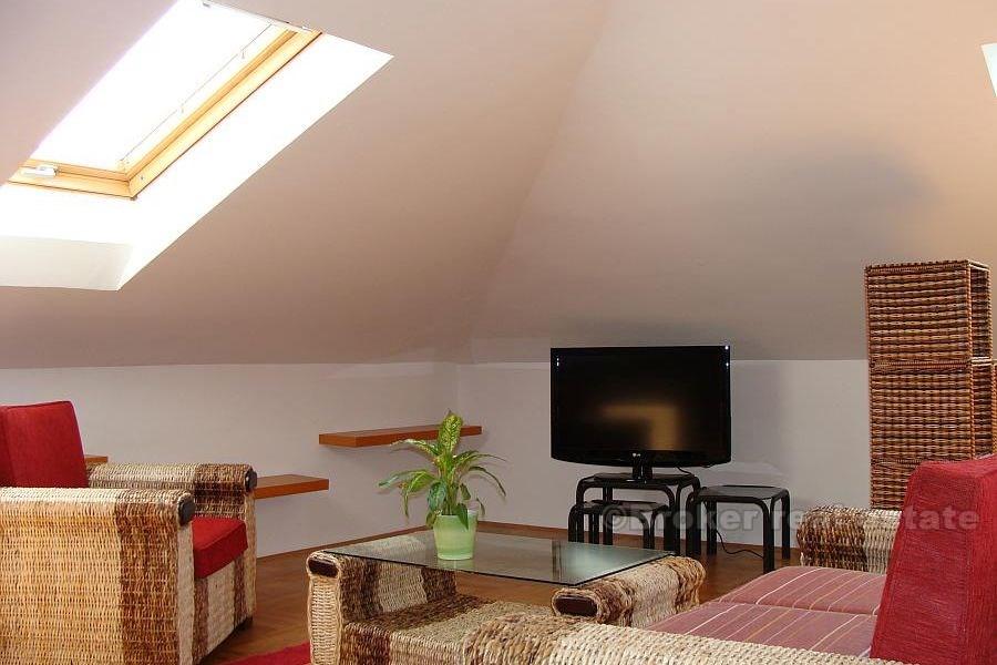 Bella casa di famiglia, in vendita