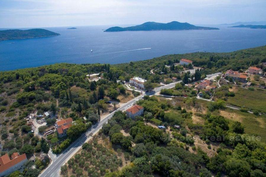 Działka budowlana z ruiną, na sprzedaż