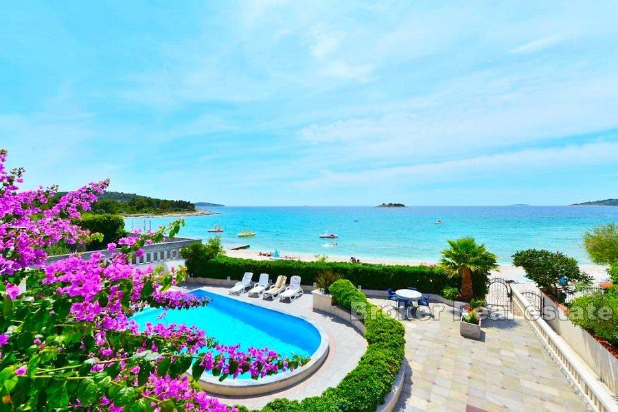 Villa in erster Reihe zum Meer