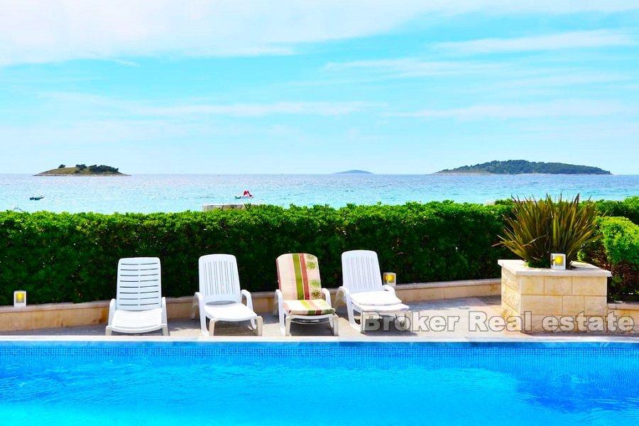 Vila prvi red do mora