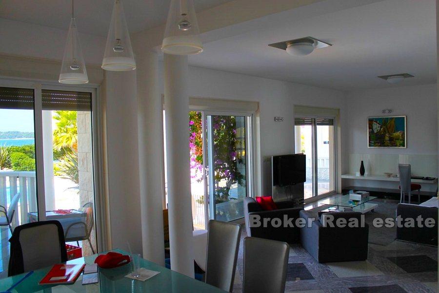 Vila prvi red do mora